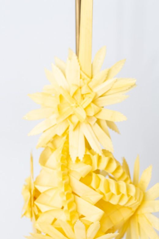 Palma Blanca para Domingo de ramos de 2 pisos con adorno de palma