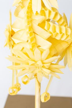 Palma Blanca para Domingo de ramos de 2 pisos con adorno de palma