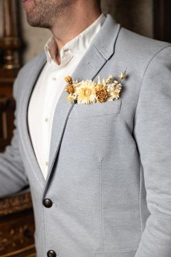 Alfinete de bolso em cores creme