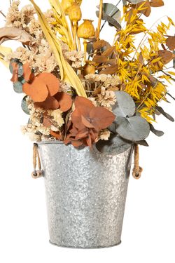 Radiante centro de flores secas y preservadas en color amarillo