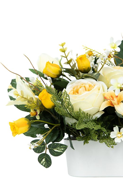 Radiante jardinera floral de cementerio con rosas de jardín amarillas
