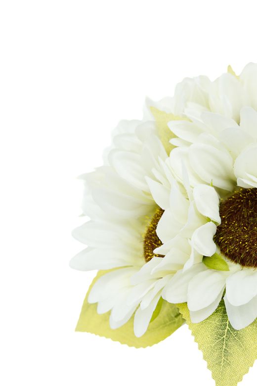Radiante ramillete de girasoles blancos artificiales