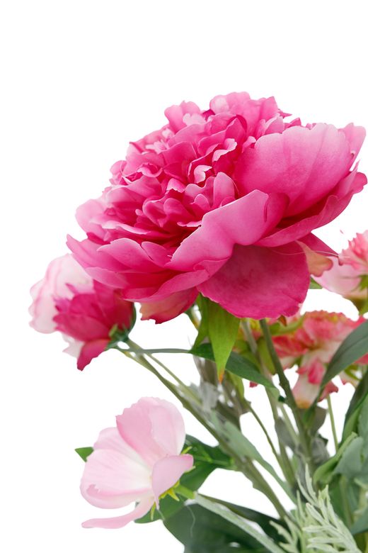 Ramillete intenso de peonía y ranúnculos fucsias artificiales
