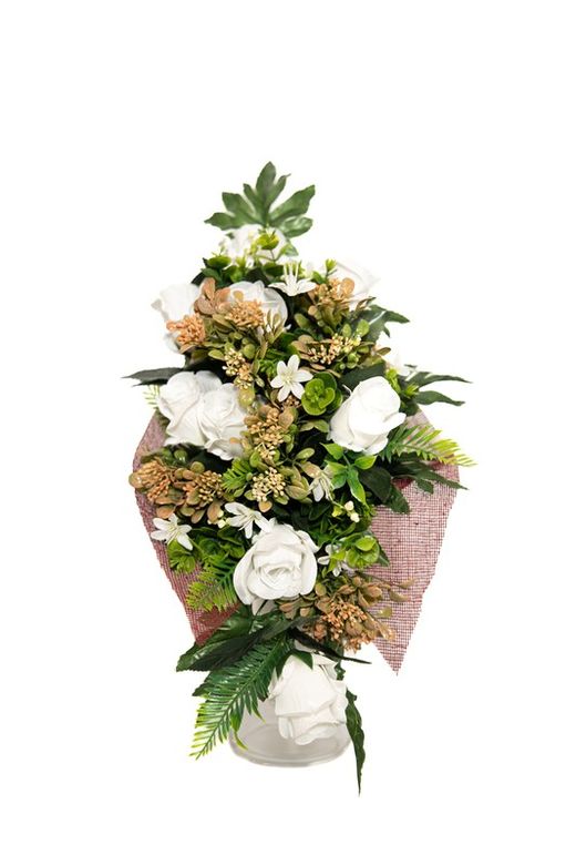 Ramo con rosas artificiales en color blanco para el cementerio