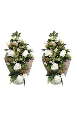 Ramo con rosas artificiales en color blanco para el cementerio