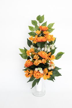 Ramo de flores con rosas en color naranja