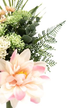 Ramo de flores pequeño para cementerio con dalias en color rosado