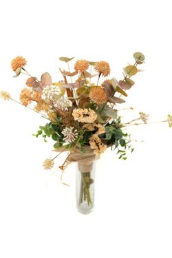 Ramo de flores silvestres artificiales en tonos crema y ocres
