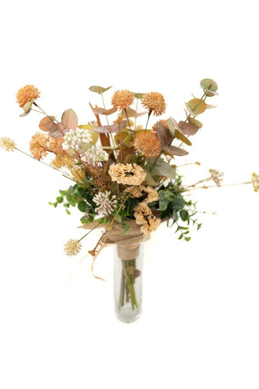 Ramo de flores silvestres artificiales en tonos crema y ocres