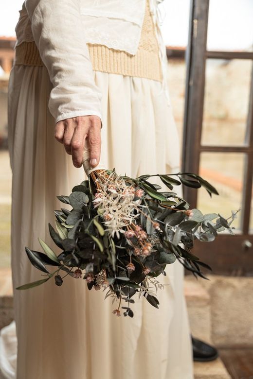 Ramo de novia con flores secas y con eucalipto preservado