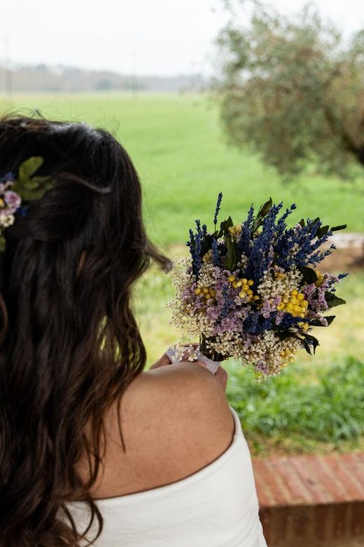 Ramo de novia con lavanda preservada y manzanilla seca