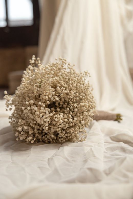 Ramo de novia con paniculata preservada. Todo un clásico para las novias más románticas y femeninas.