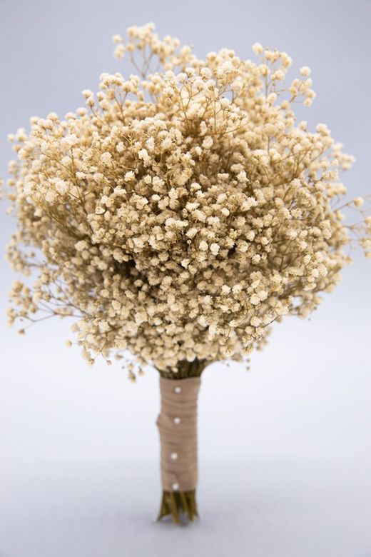 Ramo de novia con paniculata preservada. Todo un clásico para las novias más románticas y femeninas.