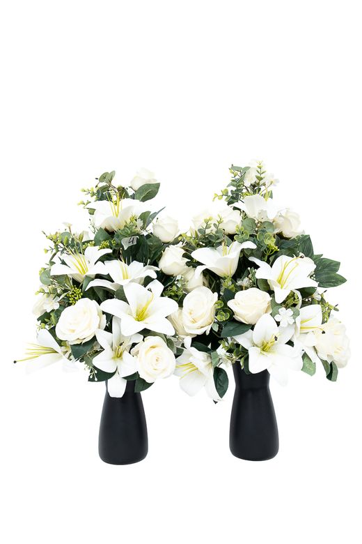 Ramo floral armónico de cementerio con lillyums blancos