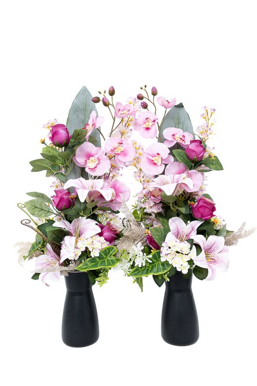 Ramo floral exuberante de cementerio en fucsias y rosados