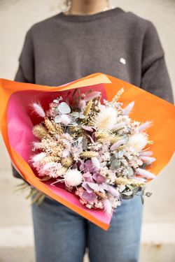 Ramo rústico romántico de flores secas y preservadas