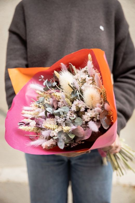 Ramo rústico romántico de flores secas y preservadas