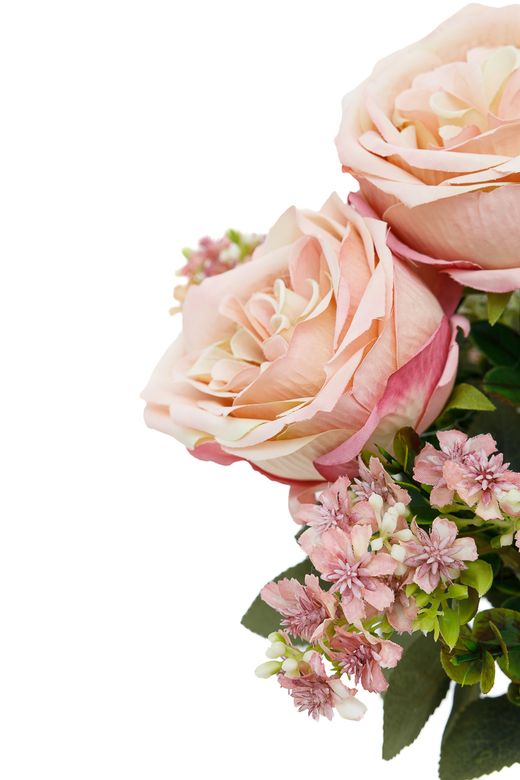 Refinado ramillete artificial de rosas de jardín en rosa empolvado