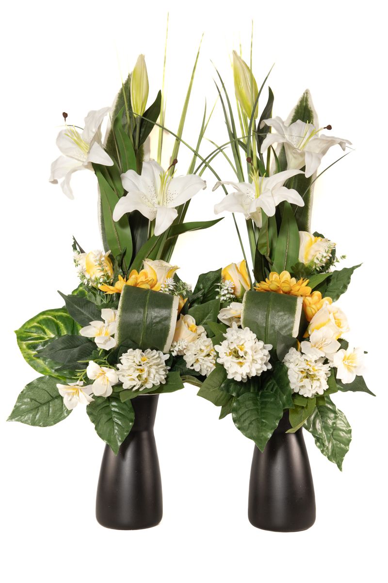 Refinado ramo de flores artificiales para cementerio en color blanco con detalles en color amarillo Lateral derecho