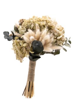 Romántico ramo de novia en tonos naturales