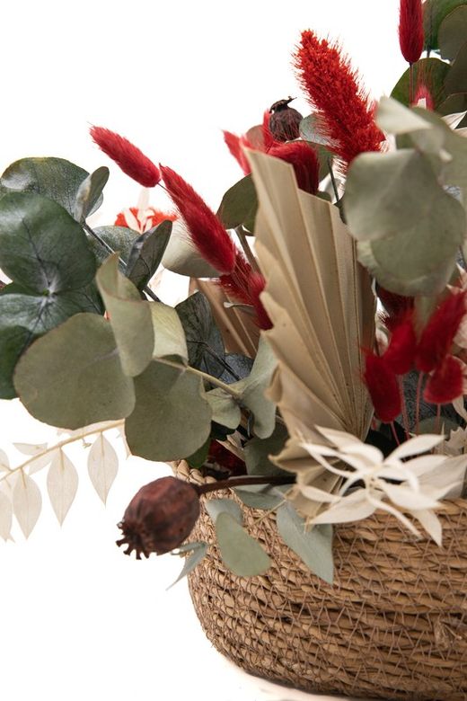 Rústica cesta de flores secas en color burdeos