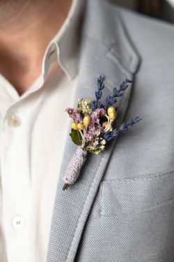 Silvestre prendido para novio con lavanda preservada