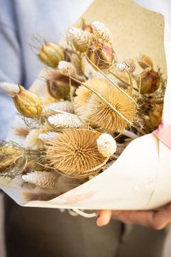 Sofisticado bouquet de flores secas variadas Classic