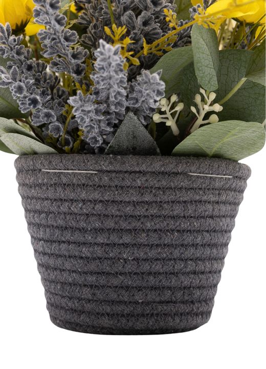 Sofisticado centro en tonos amarillos con lavanda artificial