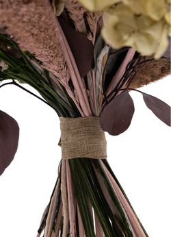 Sutil ramo de novia en colores rosas