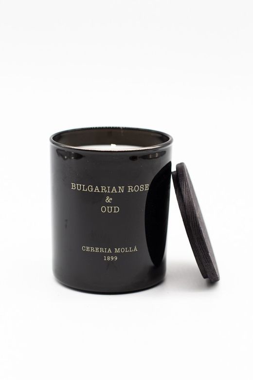 Vela Premium de 230 Grs. Rosa búlgara & Oud. Coleção Boutique CERERIA MOLLA 1899. Feito à mão.
