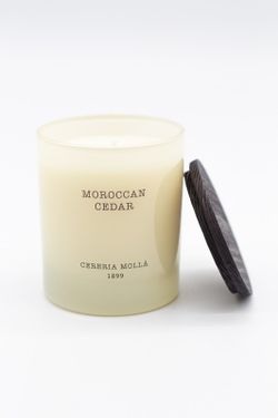 Vela Premium 230 Grs. Cedro marroquino. Coleção Boutique CERERIA MOLLA 1899. Feito à mão. +/- 50 horas