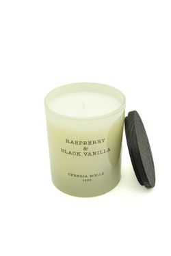 Vela Premium de 230Grs. Raspberry & Black Vanilla. Colección Boutique CERERIA MOLLA 1899. Handmade. +/- 50 horas