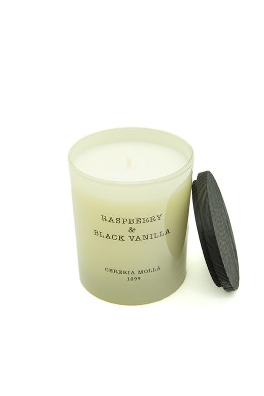 Vela Premium de 230Grs. Raspberry & Black Vanilla. Colección Boutique CERERIA MOLLA 1899. Handmade. +/- 50 horas