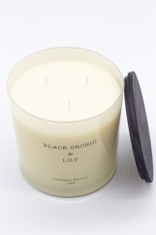 Vela XL Premium. Orquídea preta e lírio. Coleção Boutique CERERIA MOLLA 1899. Feito à mão. +/- 80 horas