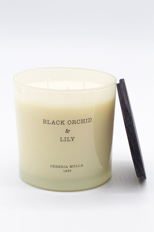 Vela XL Premium. Orquídea preta e lírio. Coleção Boutique CERERIA MOLLA 1899. Feito à mão. +/- 80 horas