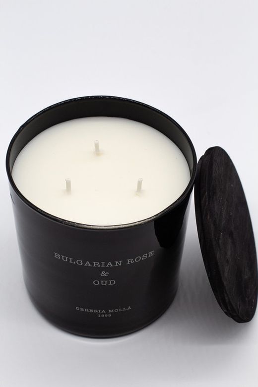 Vela XL Premium. Rosa búlgara & Oud. Coleção Boutique CERERIA MOLLA 1899. Feito à mão. +/- 80 horas