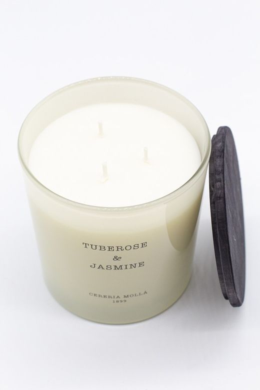 Vela PremiumXL. Tuberosa e Jasmim. Coleção Boutique CERERIA MOLLA 1899. Feito à mão. +/- 80 horas