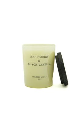 Vela Premium mini de 70Grs. Raspberry & Black Vanilla. Colección Boutique CERERIA MOLLA 1899. Handmade. +/-20 horas