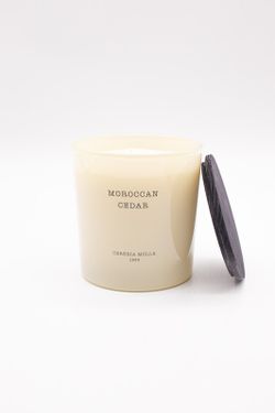 Vela Premium XL. Cedro marroquino. CERERIA MOLLA Coleção Boutique 1899. Feito à mão. +/- 80 horas
