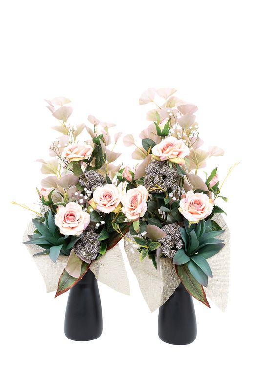 Versátil ramo de cementerio con toques rosados