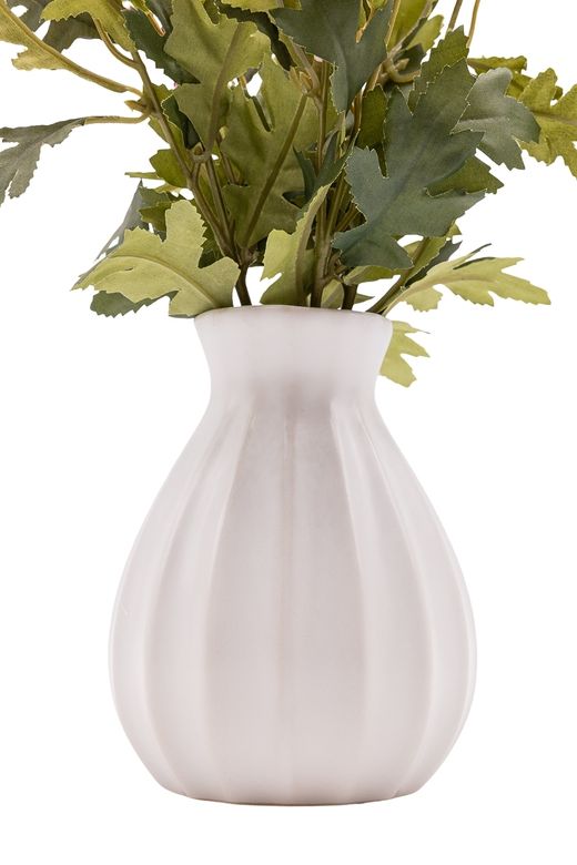 Vibrante arreglo floral de margaritas artificiales fucsia y blancas