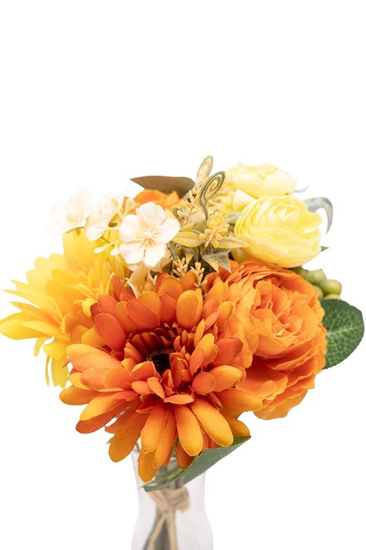 Vibrante bouquet artificial en tonos naranjas y amarillos